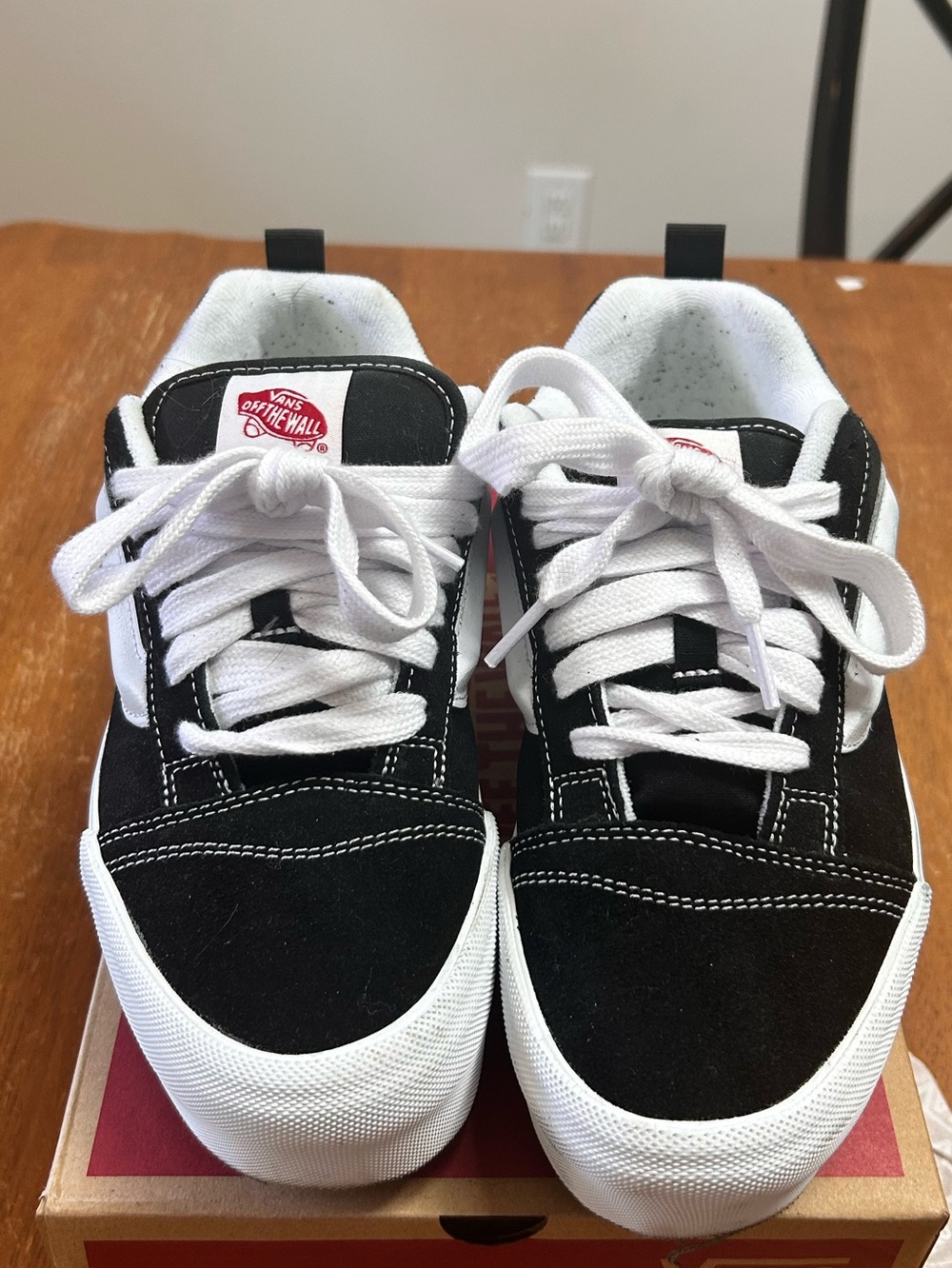 Vans Knu Stack Platform Sneakers Black/True White Women’s 8.5 EUC Worn Once